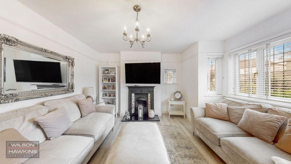 Property photo 1 of 19 107 Pinner View - Npxj3Fpxziwnlpldtktl.Jpg