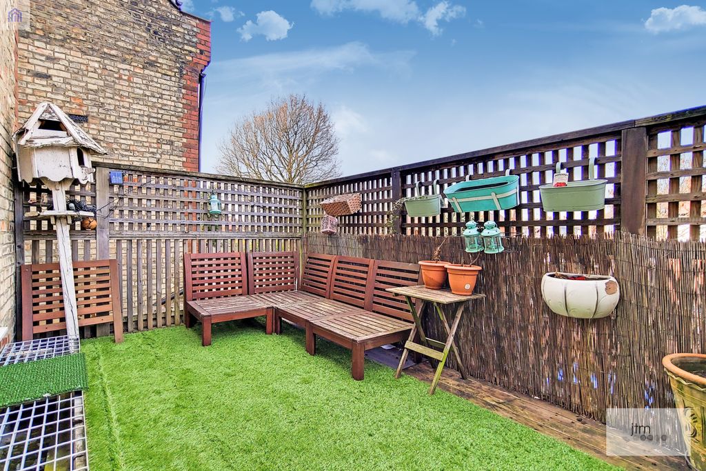Property photo 2 of 7