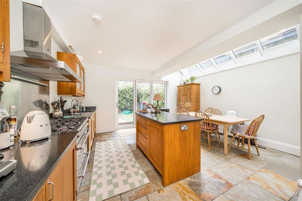 Property photo 3 of 7