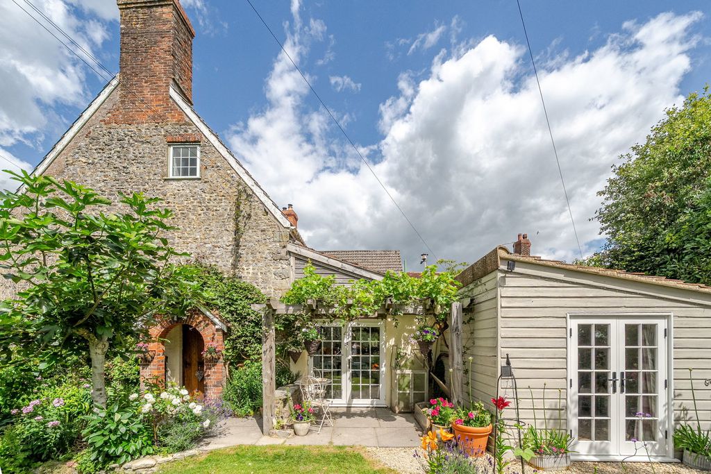 Property photo 3 of 26