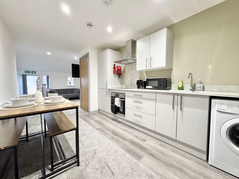 Property photo 1 of 11 Kitchen