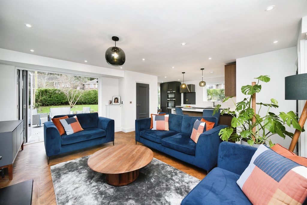 Property photo 1 of 34