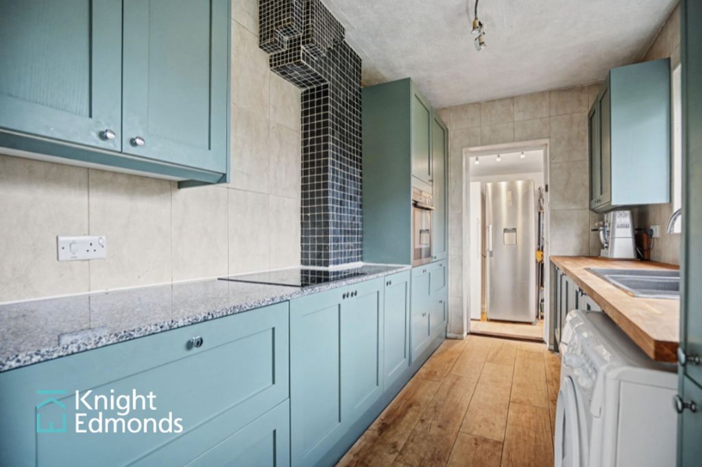 Property photo 2 of 21