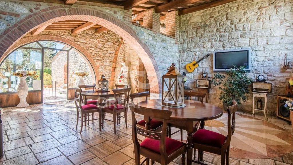 Property photo 2 of 48 Interiors