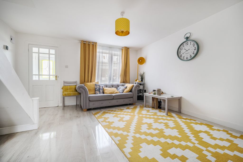 Property photo 2 of 9 Living Room