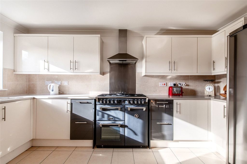 Property photo 3 of 31 Picture No. 14