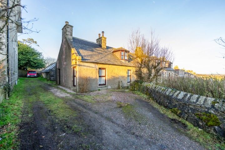 Property photo 2 of 24