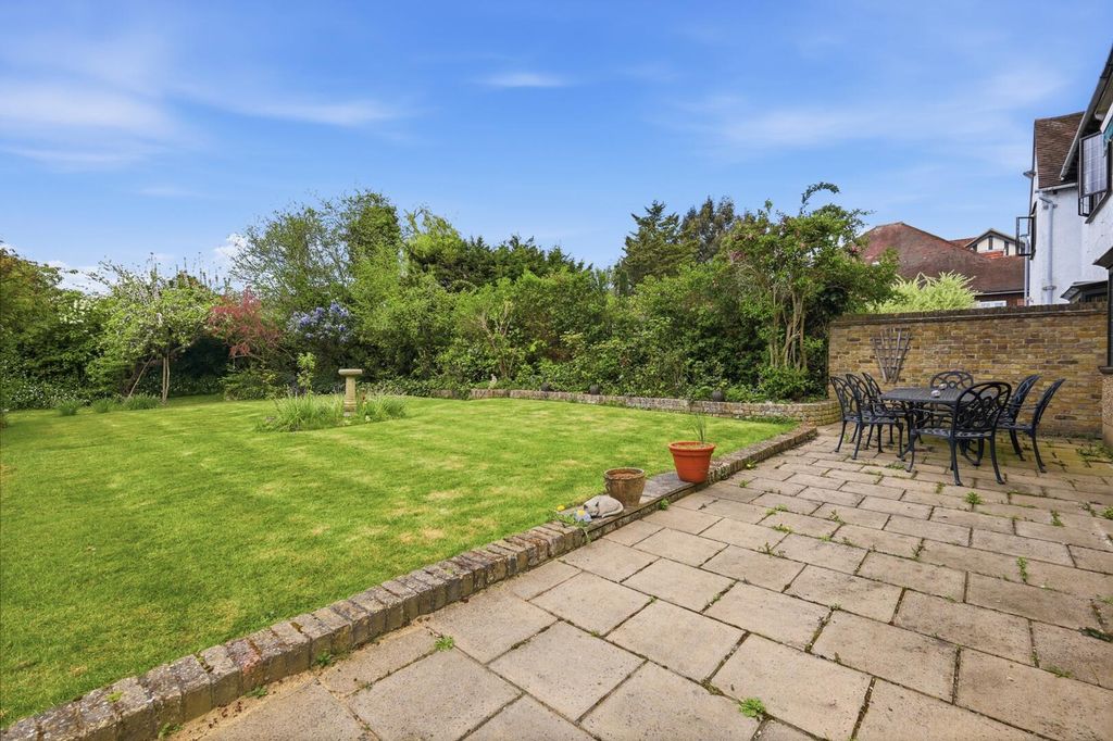 Property photo 2 of 24