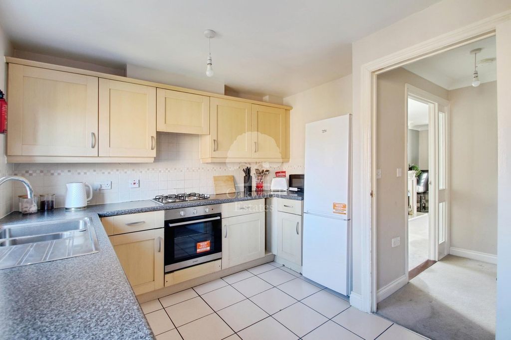 Property photo 3 of 19