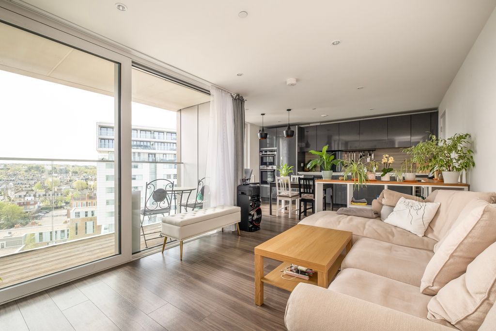 Property photo 1 of 12