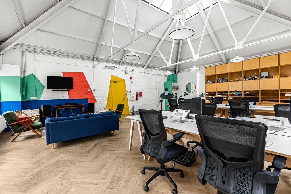 Property photo 2 of 20 10_31646.Jpg