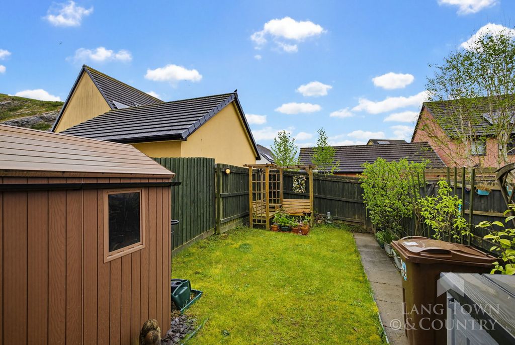 Property photo 2 of 21