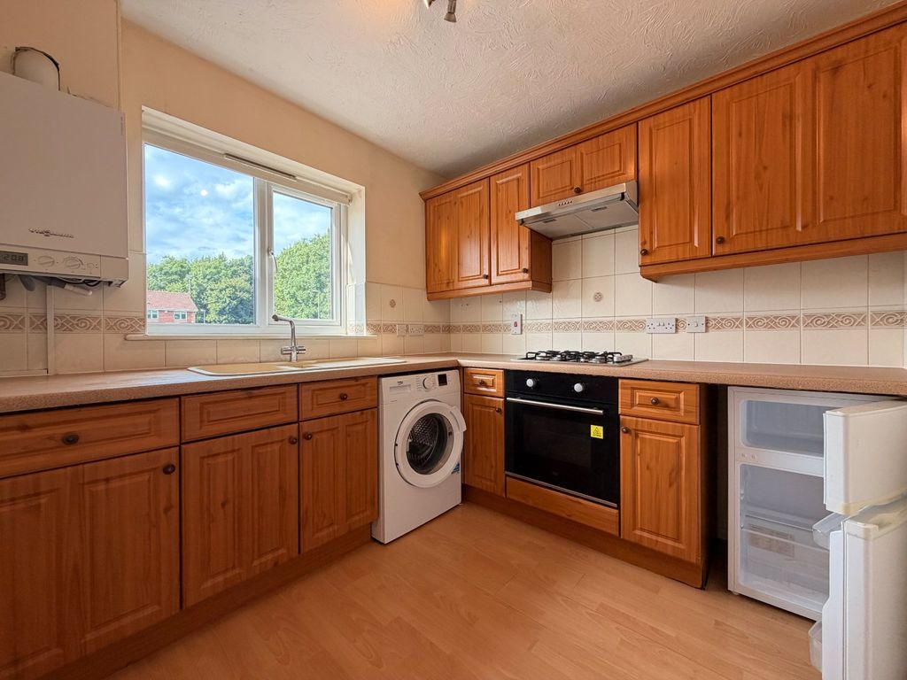 Property photo 2 of 12 Kitchen