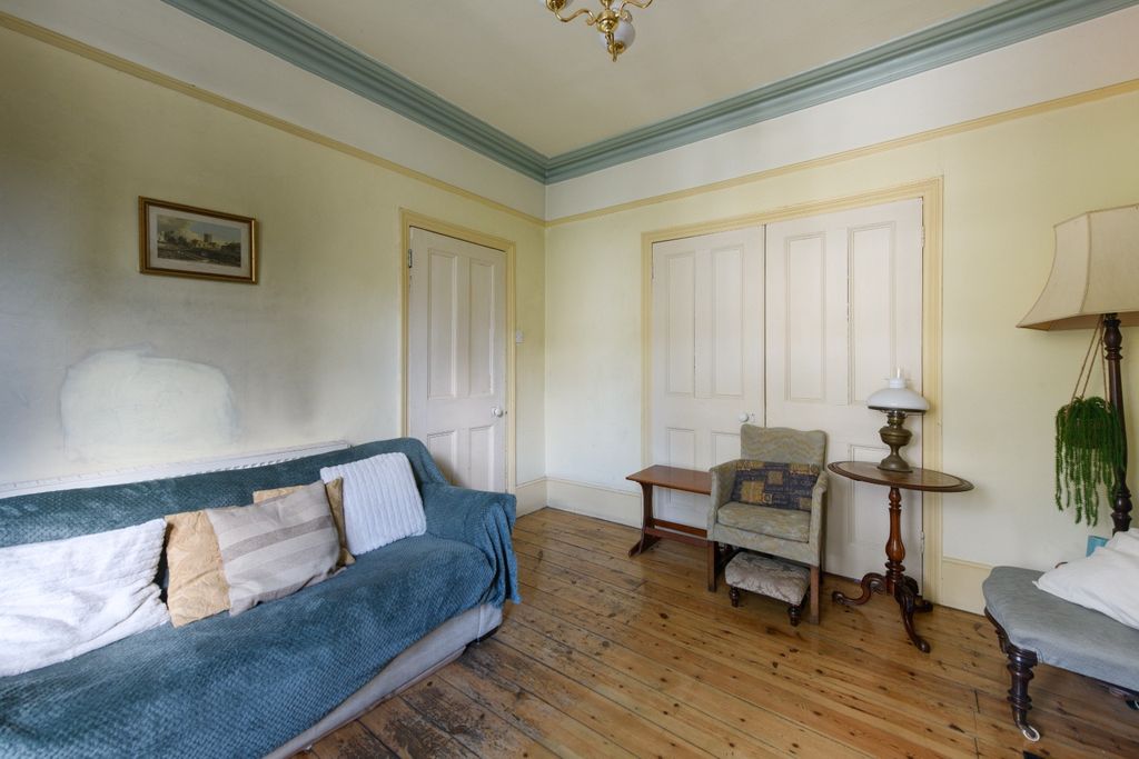 Property photo 3 of 26 5570412