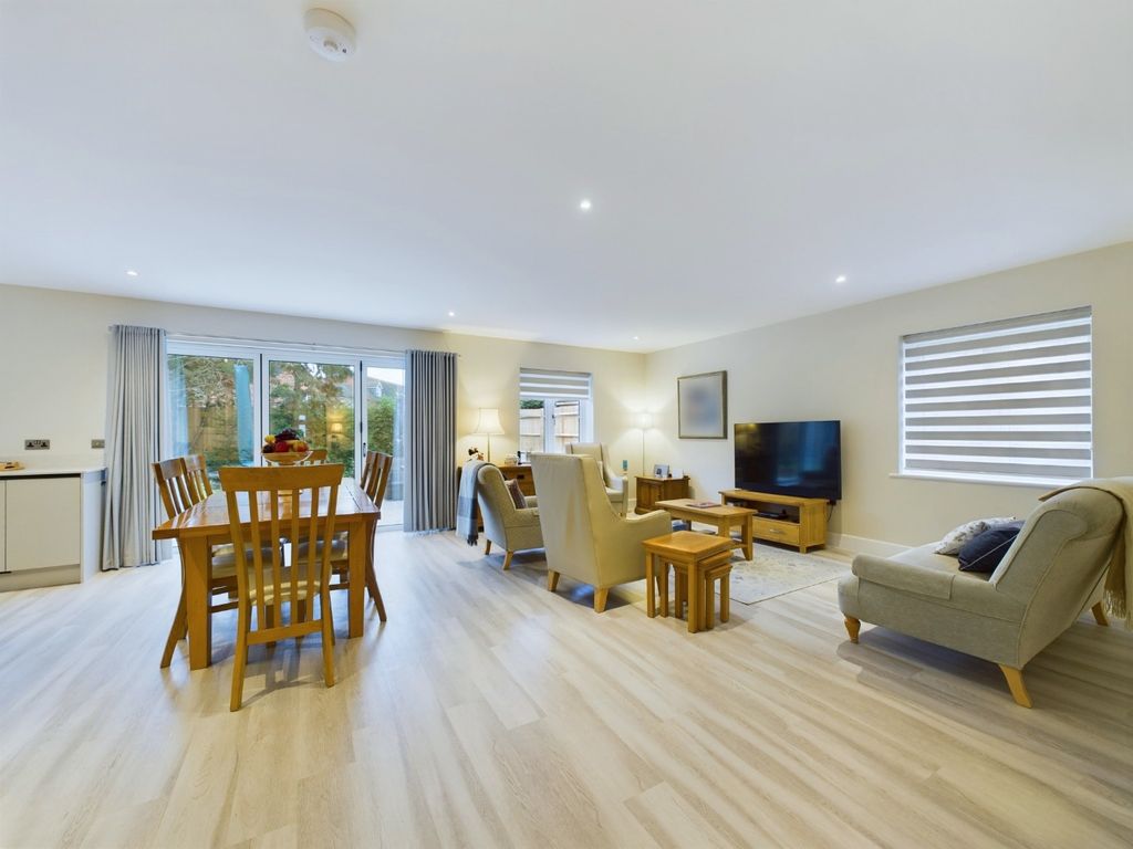 Property photo 3 of 18 Media Image 02