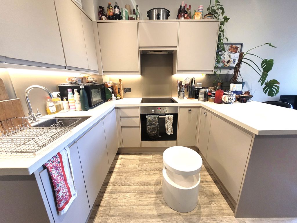 Property photo 3 of 9 Bathroom