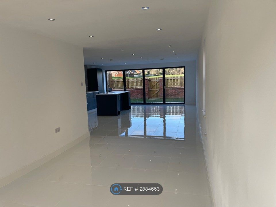 Property photo 2 of 32