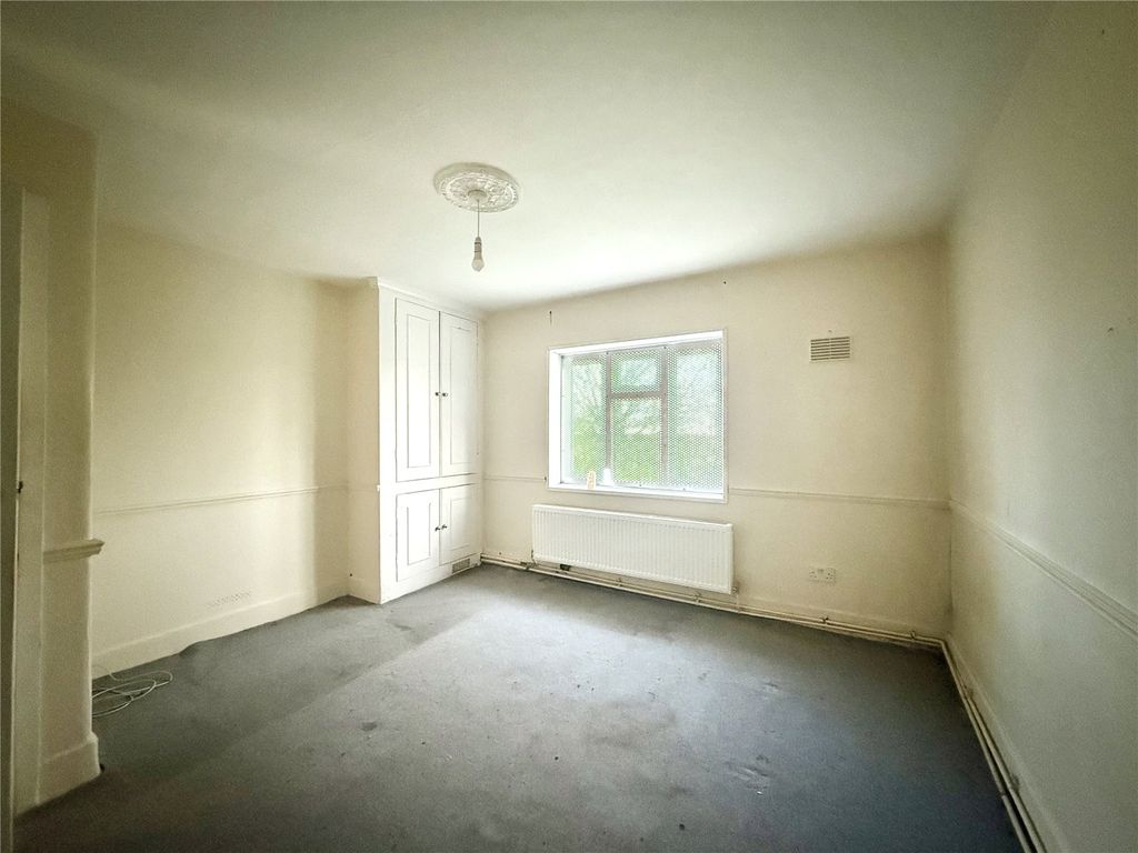 Property photo 3 of 6 Bedroom