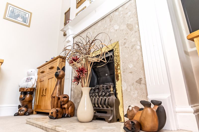 Property photo 3 of 18 .