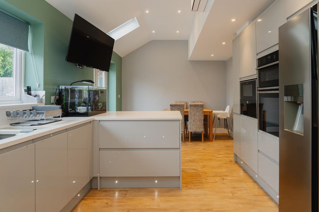 Property photo 3 of 20 Rightmove 1.Jpg