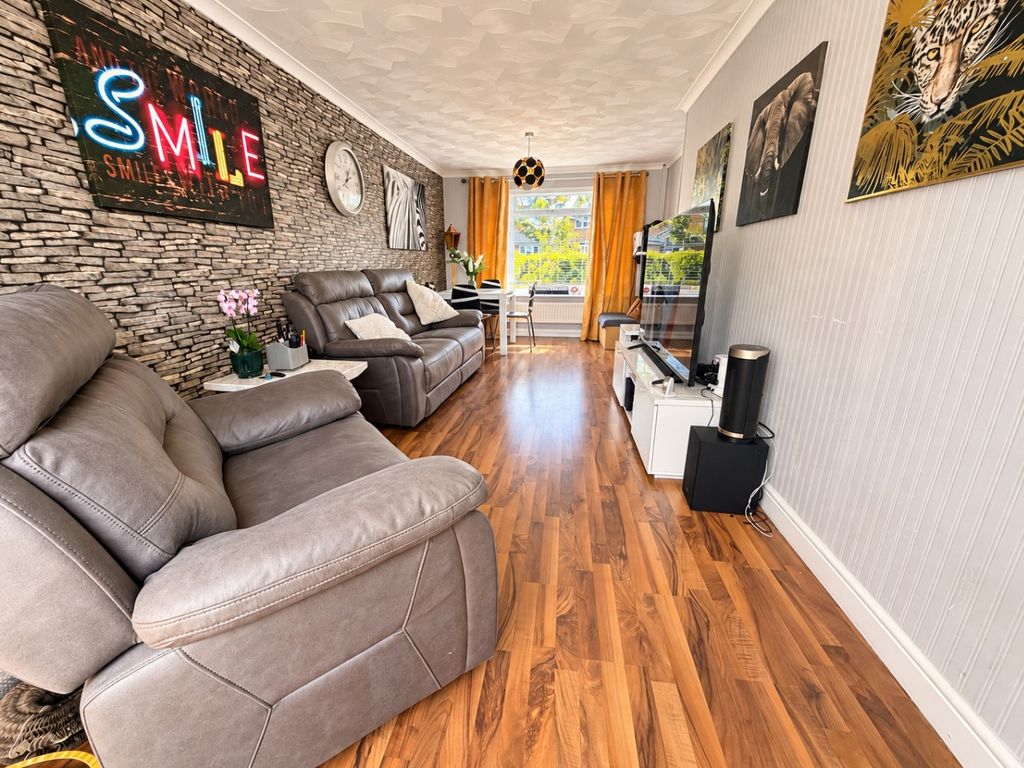 Property photo 3 of 13 5527173