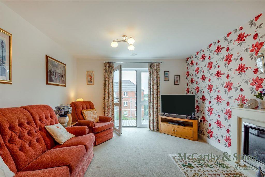 Property photo 2 of 36 8701746-Interior05.Jpg