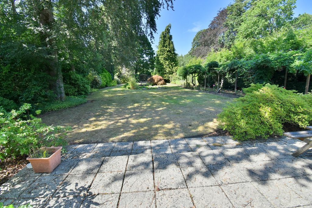 Property photo 3 of 27