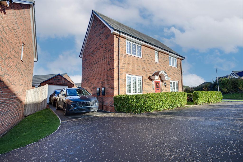 Property photo 2 of 34 Dsc_4549-Dsc_4551.Jpg