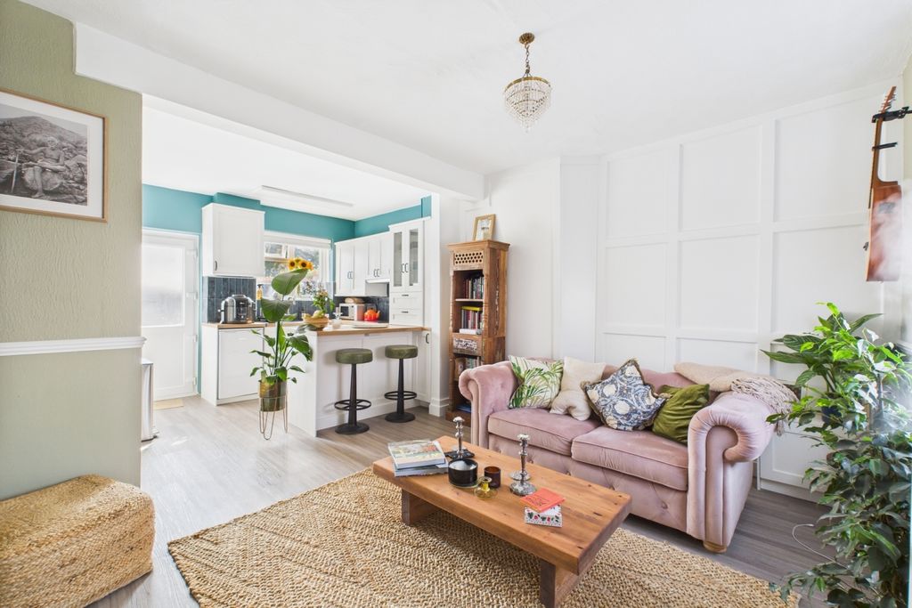 Property photo 1 of 10 Open Plan Living Kitchen