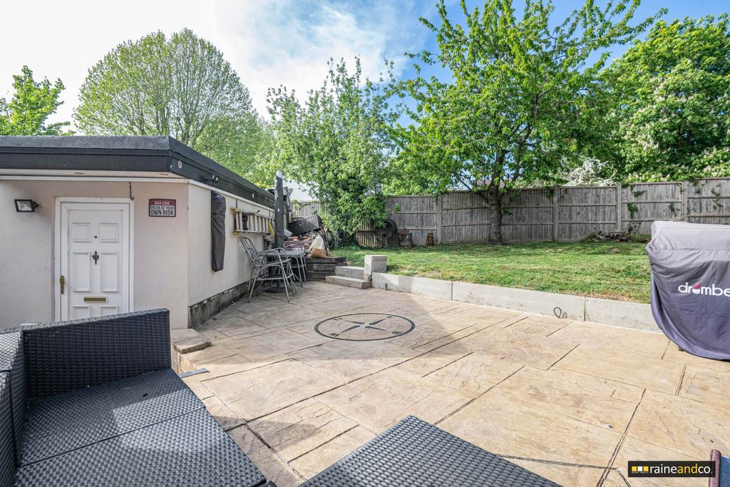 Property photo 1 of 31