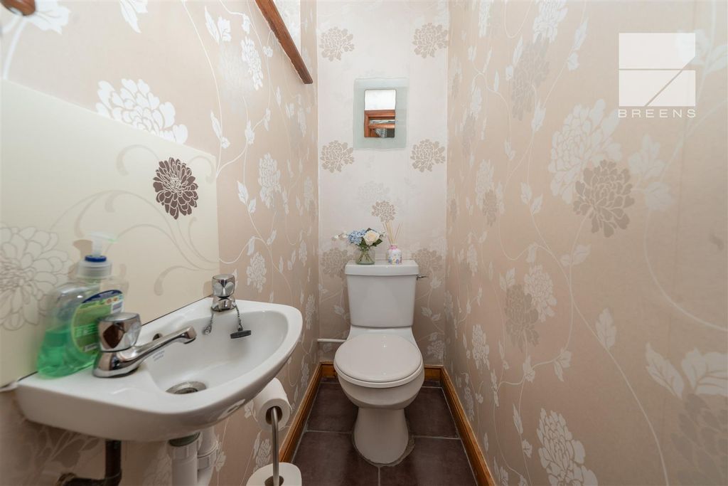 Property photo 3 of 43 61 Brindwood Road_0038.Jpg