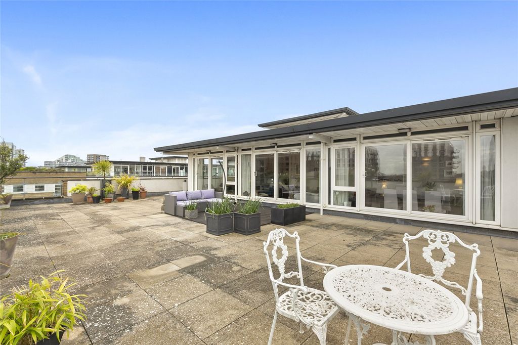 Property photo 2 of 12 Patio