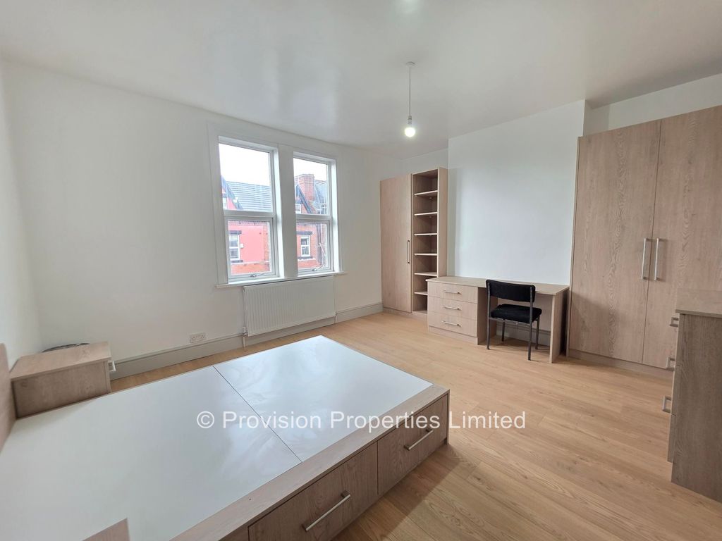 Property photo 3 of 9 Photo