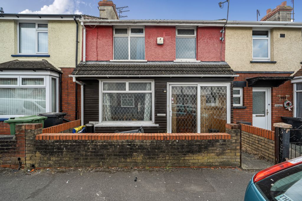 Property photo 1 of 13 1450952269F4c9Afc7342