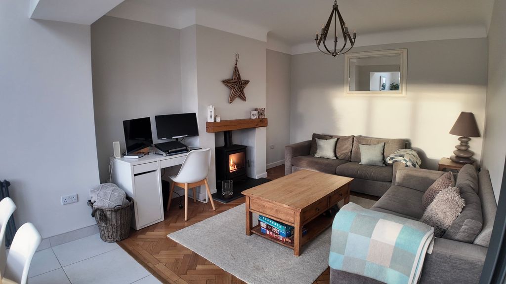 Property photo 3 of 17