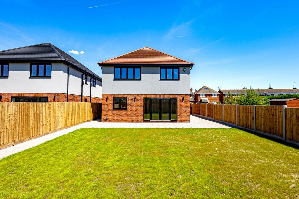 Property photo 2 of 43