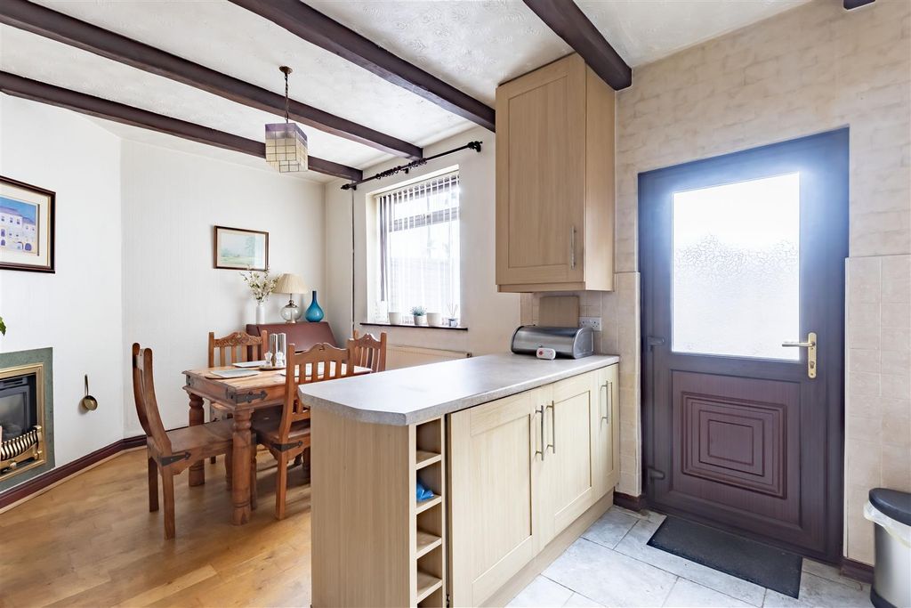 Property photo 3 of 24 Kitchen Diner