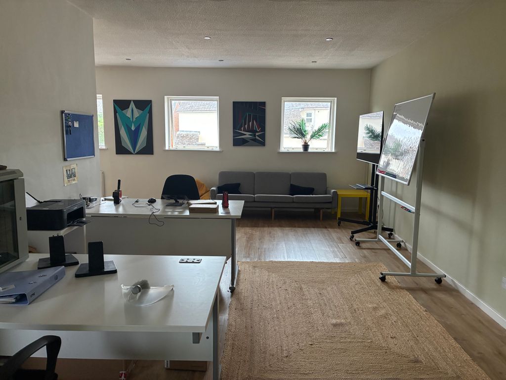 Property photo 2 of 3