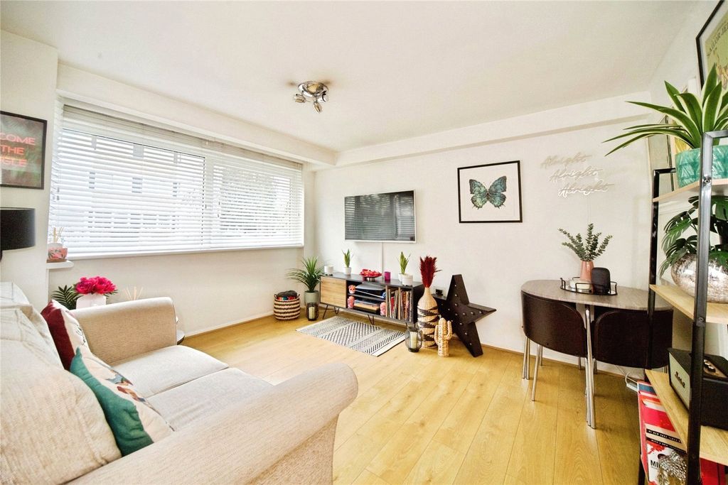 Property photo 3 of 15 Picture No. 08