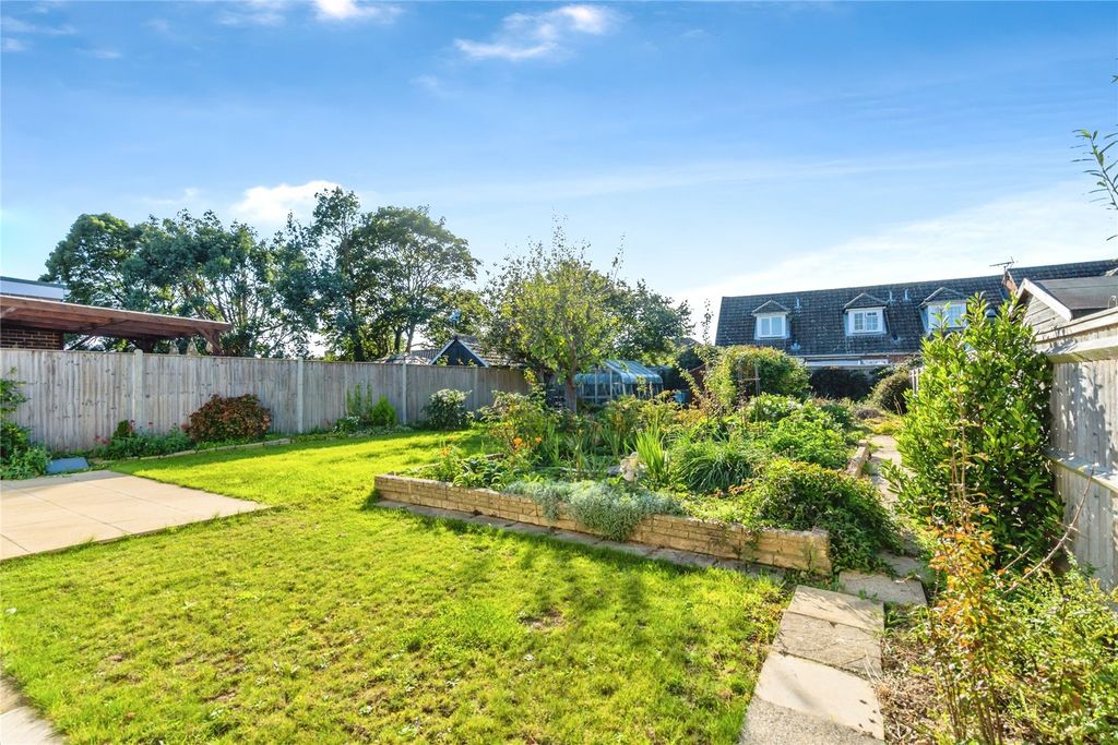 Property photo 2 of 17 Picture No. 16