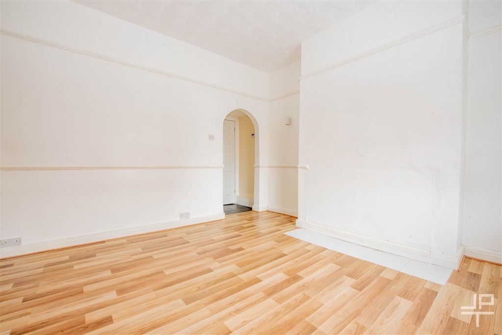 Property photo 3 of 23 19Cs Lr.Jpg