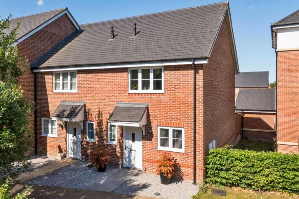 Property photo 1 of 12 Lockhart Drive
