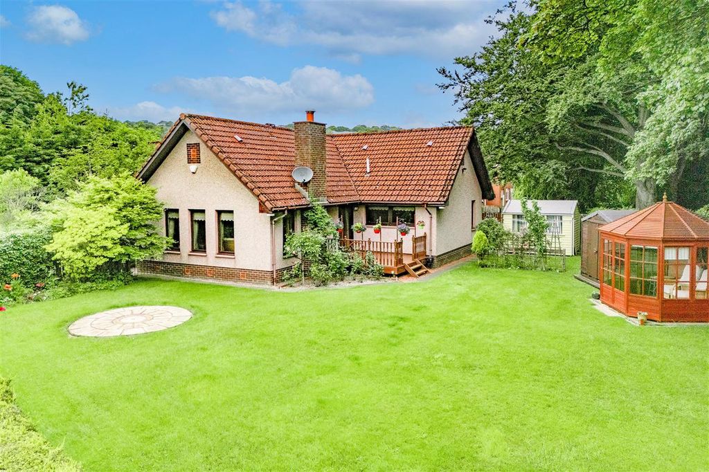 Property photo 2 of 33