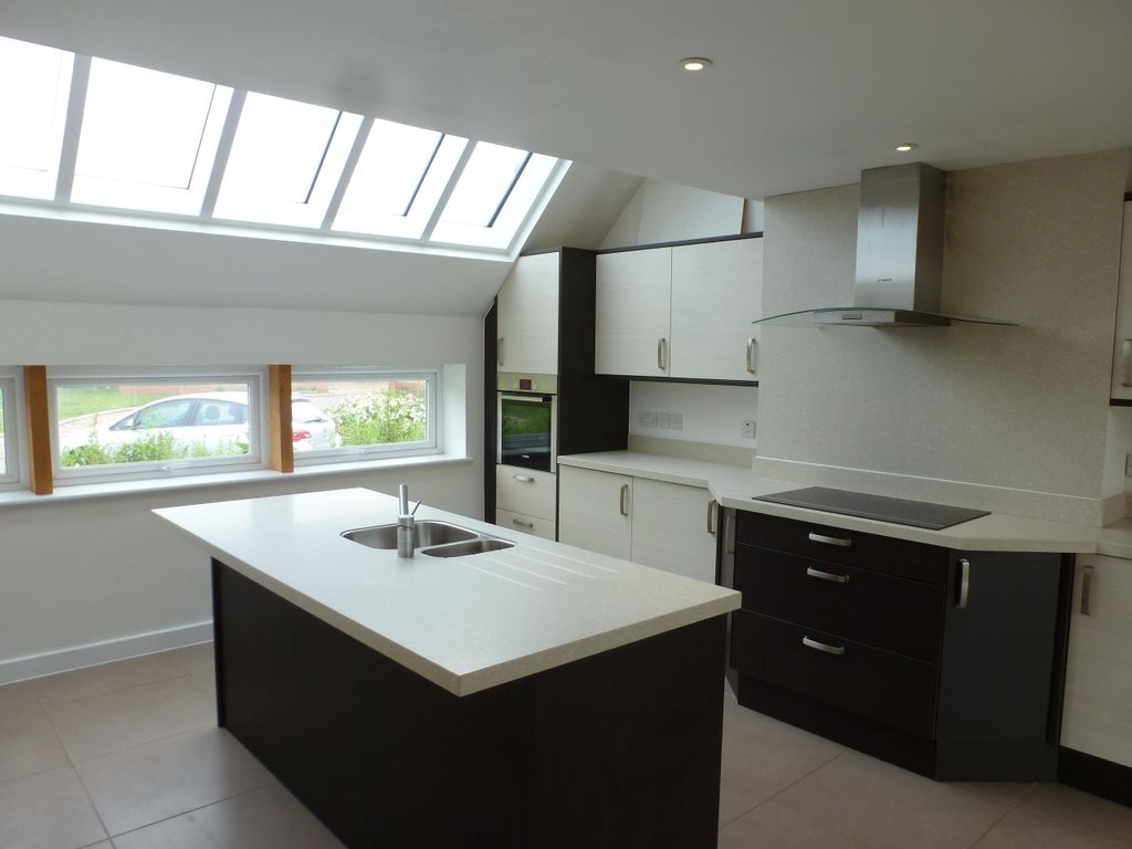 Property photo 3 of 13 Kitchen
