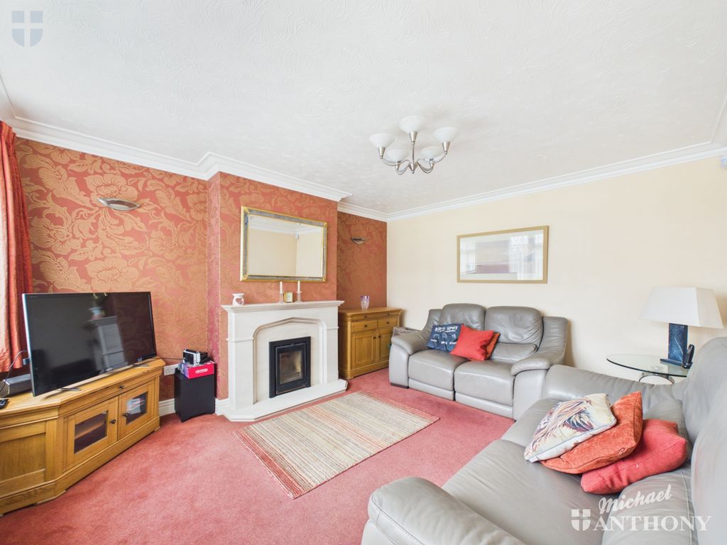 Property photo 3 of 16 Cam03218G0-Pr1071-Still015