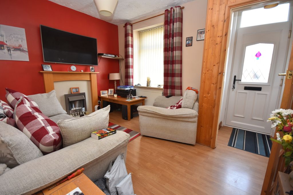Property photo 2 of 9