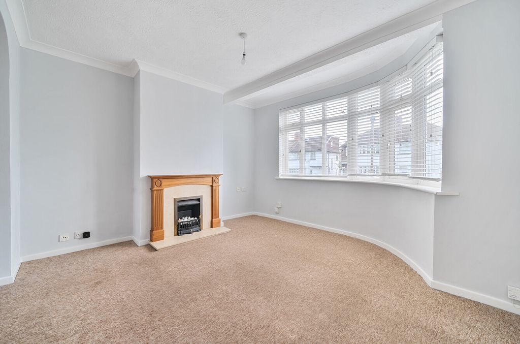 Property photo 3 of 19 1464214-28-6A1d44...