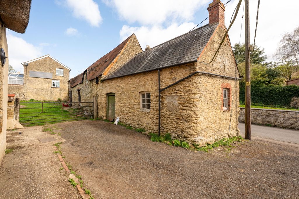 Property photo 2 of 19