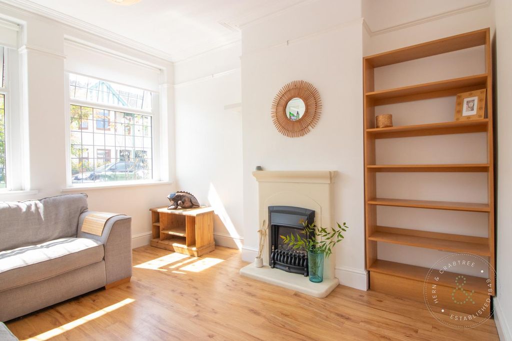 Property photo 3 of 17 Victoria Avenue-14.Jpg
