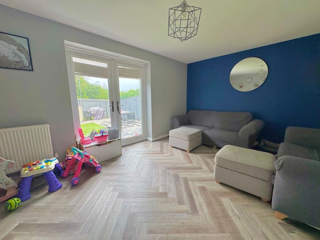 Property photo 2 of 17 613Ea3B4-674d-4c09-8Cad-Ad9A511Bac9d